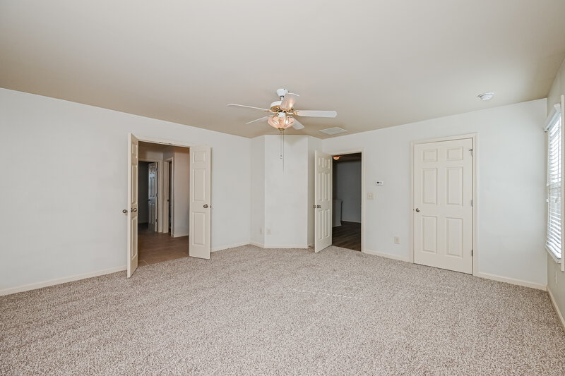 2,135/Mo, 1405 Kilchis Falls Way Braselton, GA 30517 Main Bedroom View