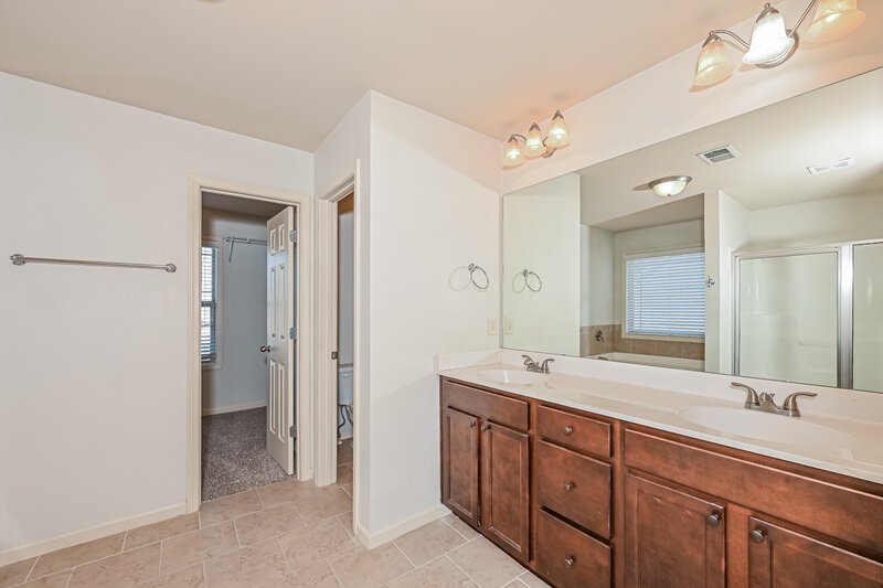 2,135/Mo, 1405 Kilchis Falls Way Braselton, GA 30517 Main Bathroom View