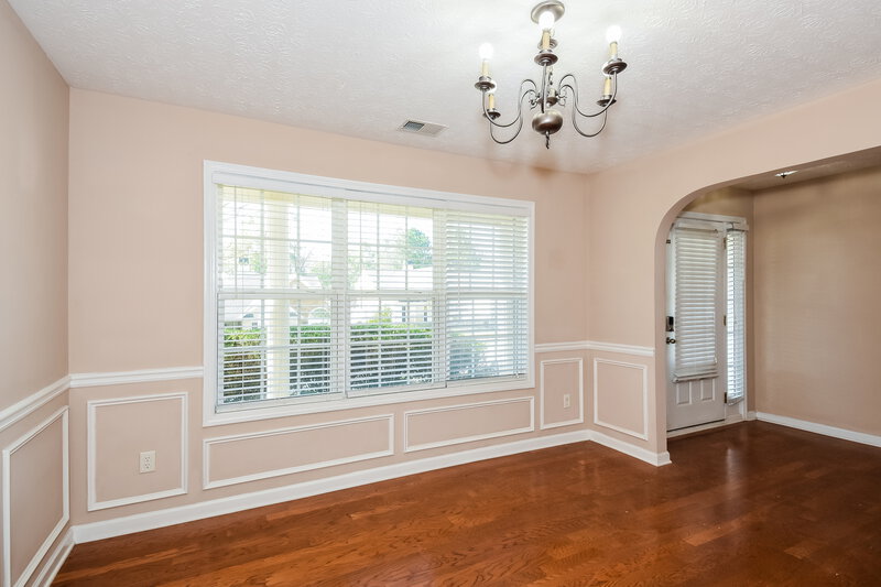 3,240/Mo, 217 E Skyline Vw Dallas, GA 30157 Dining Room View 2