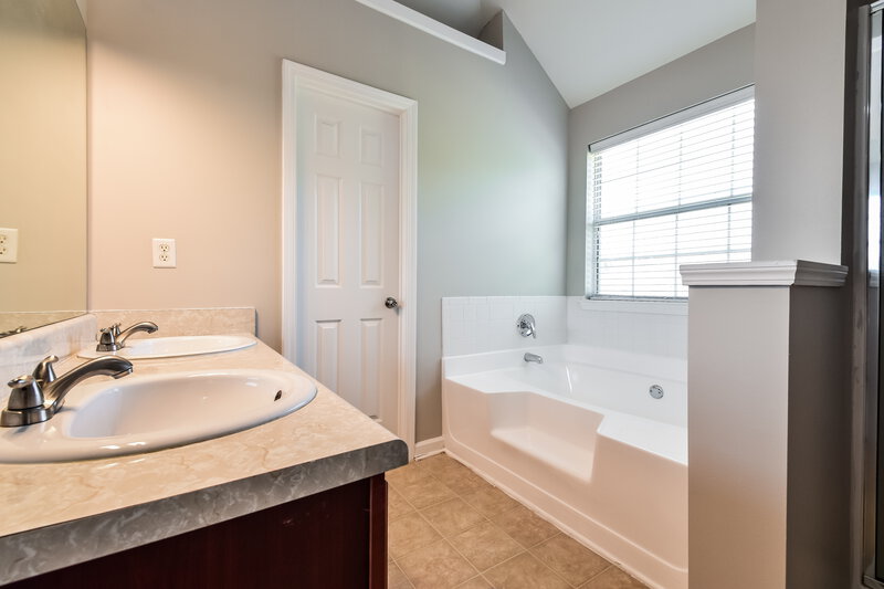 2,295/Mo, 76 Birch St Hiram, GA 30141 Main Bathroom View