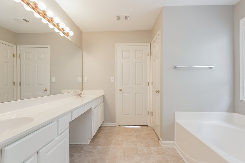 3,100/Mo, 3455 Wrenwood Ct Loganville, GA 30052 Master Bathroom View
