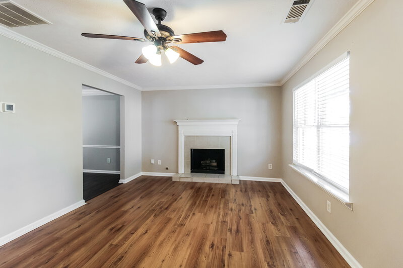 2,030/Mo, 2378 Haynes Trace Dr Grayson, GA 30017 Living Room View 2