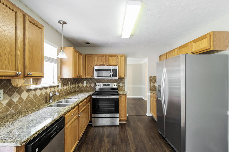 2,030/Mo, 2378 Haynes Trace Dr Grayson, GA 30017 Kitchen View