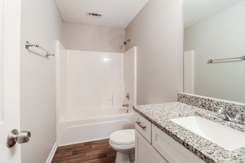 2,030/Mo, 2378 Haynes Trace Dr Grayson, GA 30017 Bathroom View