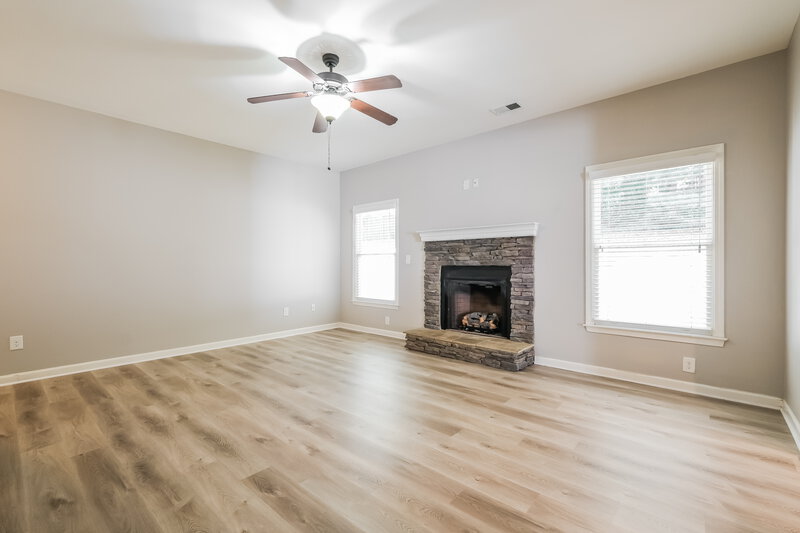 2,780/Mo, 216 Jefferson Ave Canton, GA 30114 Living Room View