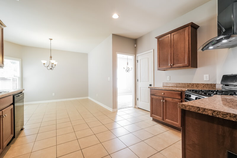 2,780/Mo, 216 Jefferson Ave Canton, GA 30114 Kitchen View 3