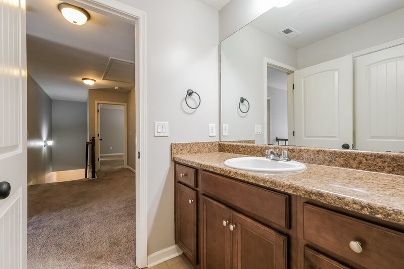 2,780/Mo, 216 Jefferson Ave Canton, GA 30114 Bathroom View