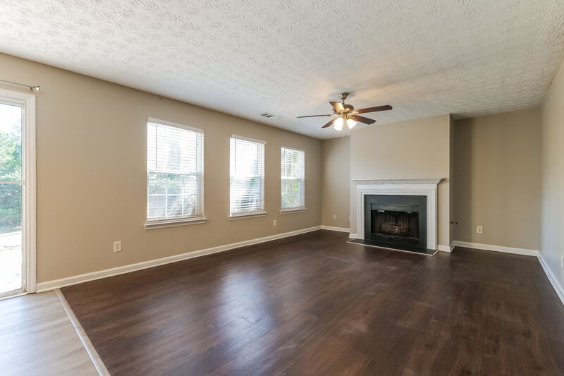 1,990/Mo, 12 Red Maple Way Dallas, GA 30157 Living Room View
