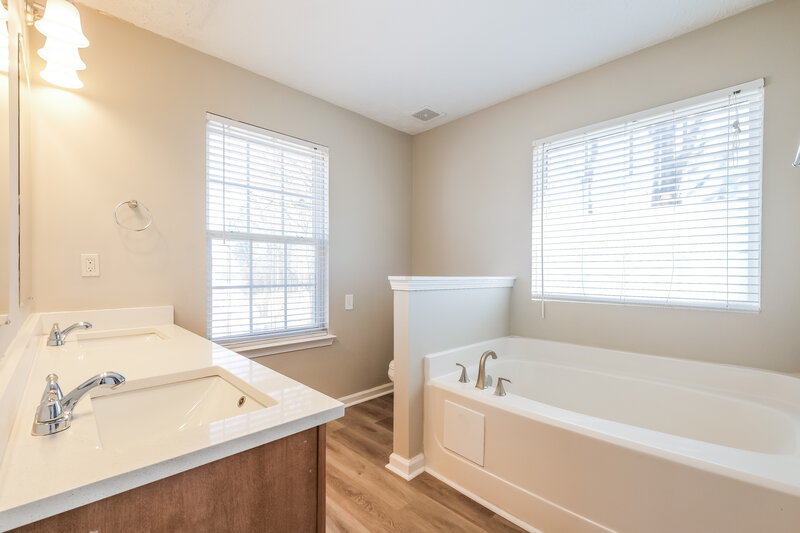 1,990/Mo, 12 Red Maple Way Dallas, GA 30157 Main Bathroom View