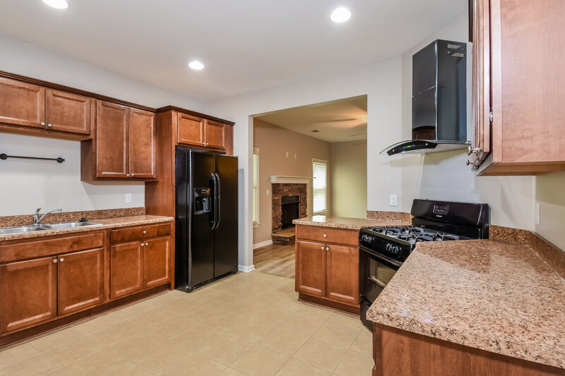 1,995/Mo, 114 Valdosta Ave Canton, GA 30114 Kitchen View