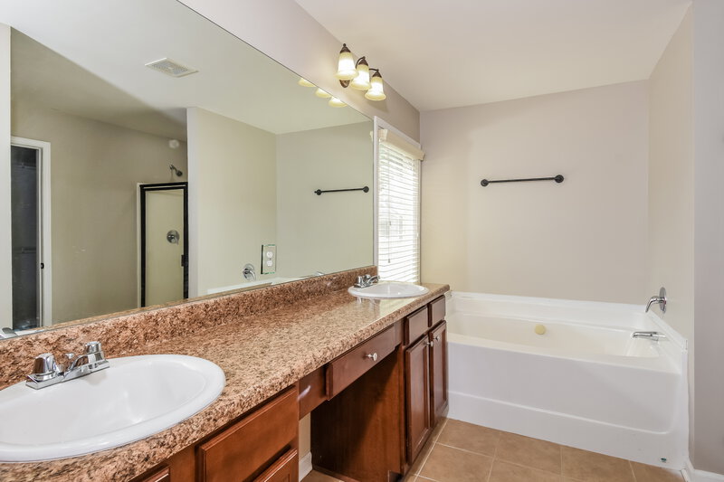 1,995/Mo, 114 Valdosta Ave Canton, GA 30114 Main Bathroom View