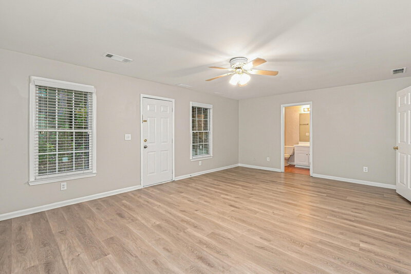 2,305/Mo, 605 Oxford Crest Ct Lawrenceville, GA 30043 Family Room View