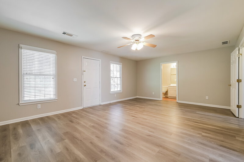 2,280/Mo, 605 Oxford Crest Ct Lawrenceville, GA 30043 Family Room View