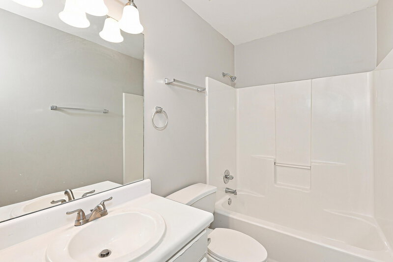 2,305/Mo, 605 Oxford Crest Ct Lawrenceville, GA 30043 Bathroom View