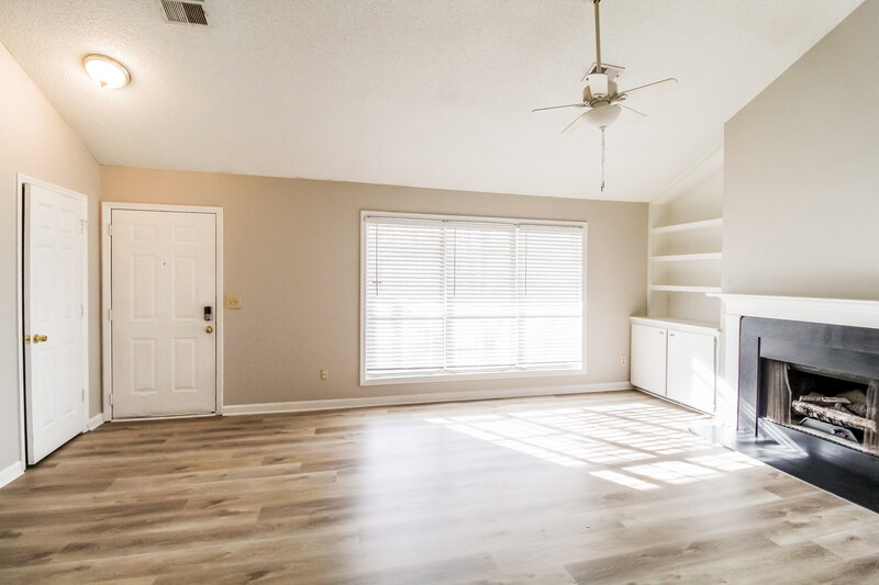 2,160/Mo, 3000 Wellcrest Dr NW Kennesaw, GA 30152 Living Room View 2