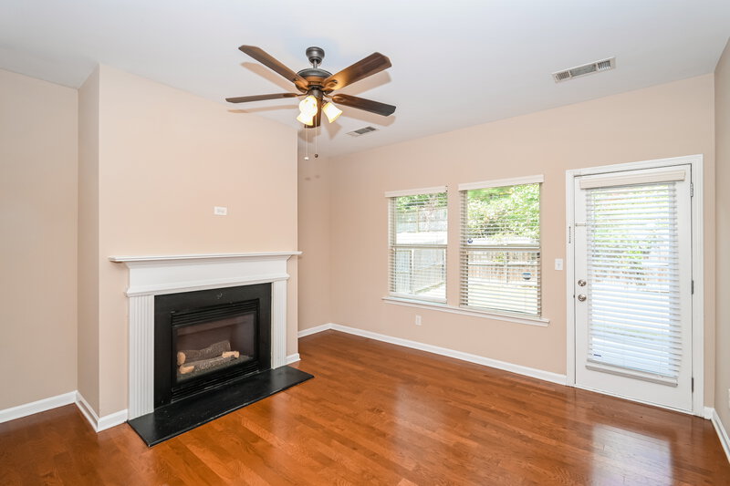 2,525/Mo, 3720 Brookhollow Dr Douglasville, GA 30135 Family Room View