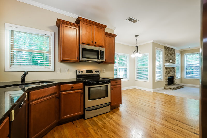 2,305/Mo, 634 Royal Crest Ct Canton, GA 30115 Kitchen View