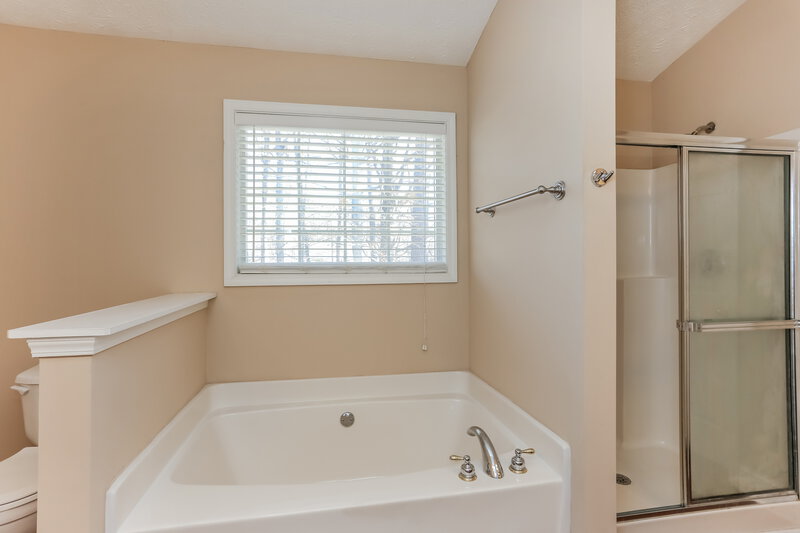 1,985/Mo, 225 Chamberlyn Ln Hiram, GA 30141 Main Bathroom View