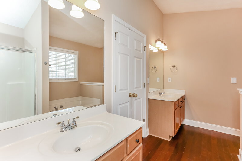 1,985/Mo, 225 Chamberlyn Ln Hiram, GA 30141 Main Bathroom View 2