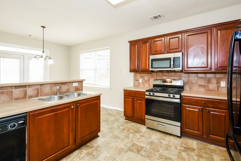 2,085/Mo, 1 Horseshoe Ln Hiram, GA 30141 Kitchen View 2