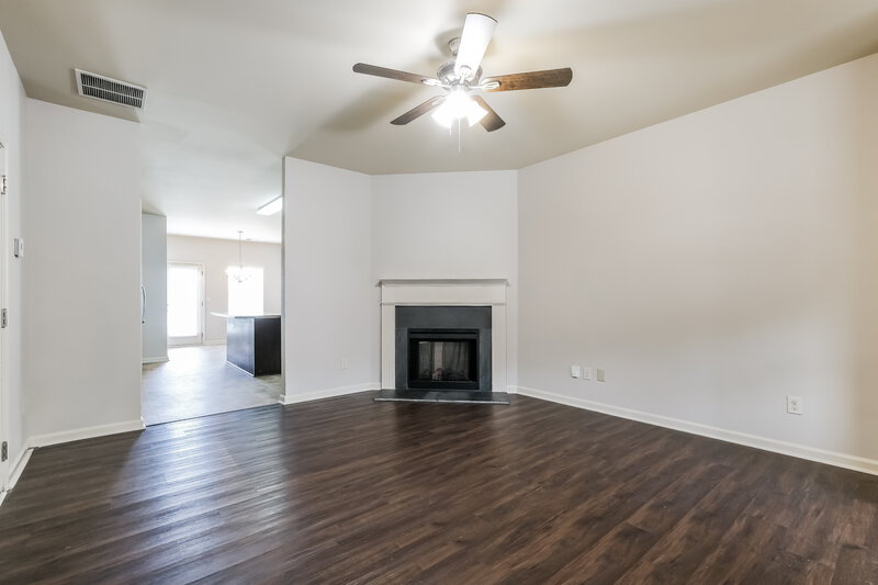 2,470/Mo, 1314 Little Hampton Dr Lawrenceville, GA 30045 Living Room View 2