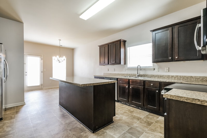 2,470/Mo, 1314 Little Hampton Dr Lawrenceville, GA 30045 Kitchen View