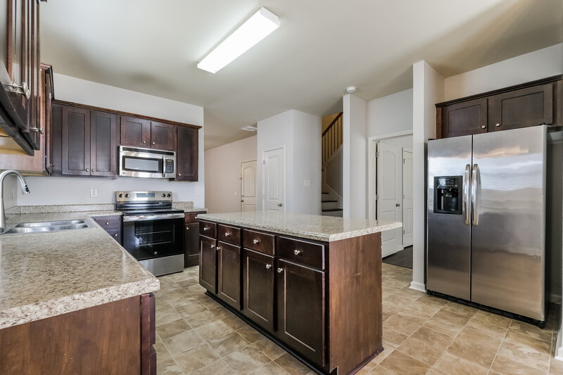 2,470/Mo, 1314 Little Hampton Dr Lawrenceville, GA 30045 Kitchen View 2