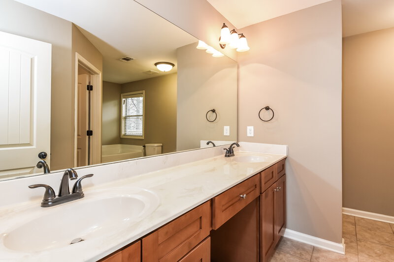 2,545/Mo, 448 Hearthstone Way Woodstock, GA 30189 Main Bathroom View