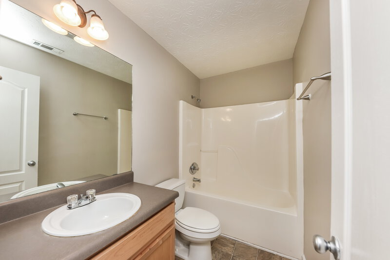 1,895/Mo, 7072 Littlebrook Way Douglasville, GA 30134 Primary Bathroom View