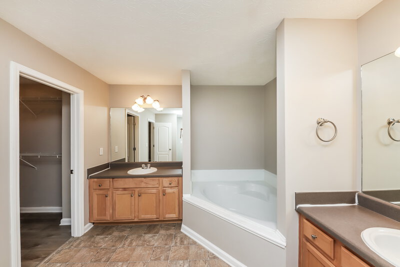 1,895/Mo, 7072 Littlebrook Way Douglasville, GA 30134 Main Bathroom View