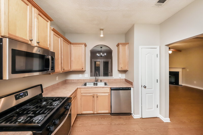 1,895/Mo, 7072 Littlebrook Way Douglasville, GA 30134 Kitchen View 2
