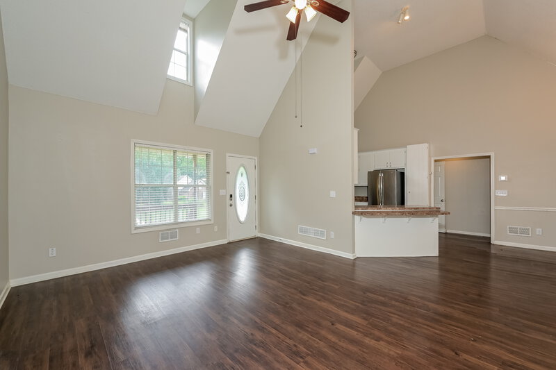 2,345/Mo, 128 Alexander Dr McDonough, GA 30252 Living Room View 2