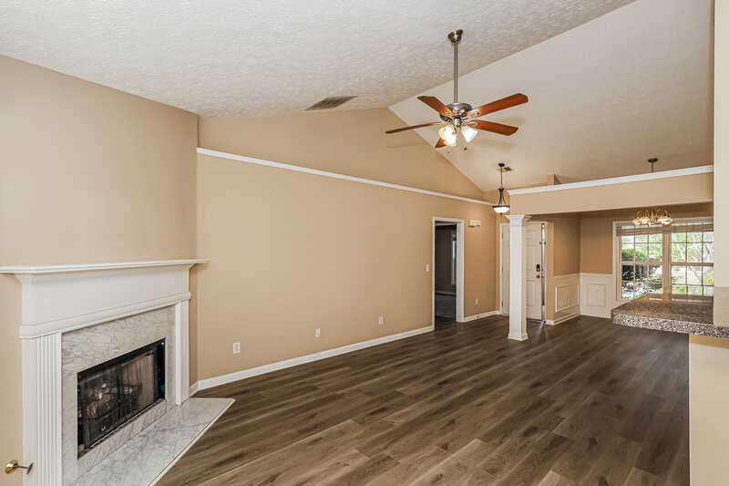 2,110/Mo, 22 Tillbrook Trl Newnan, GA 30265 Living Room View 2