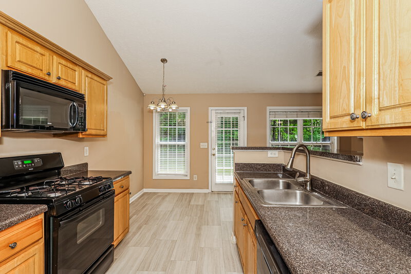 2,110/Mo, 22 Tillbrook Trl Newnan, GA 30265 Kitchen View
