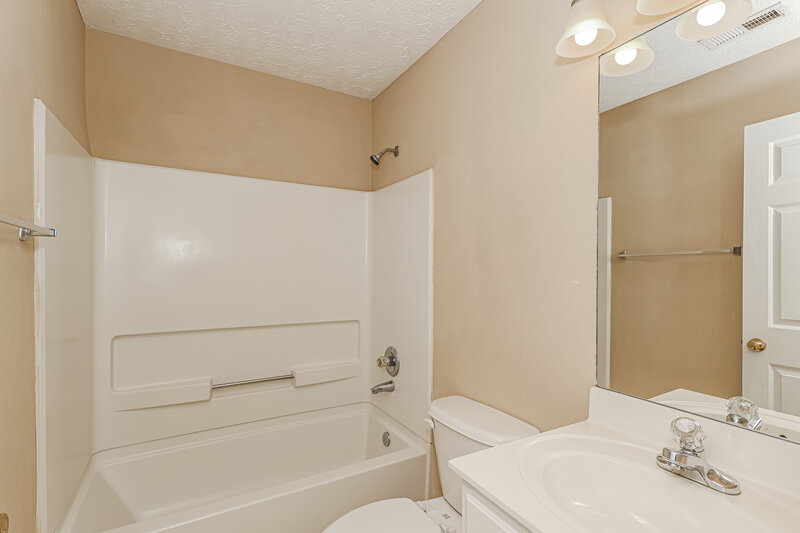 2,110/Mo, 22 Tillbrook Trl Newnan, GA 30265 Bathroom View