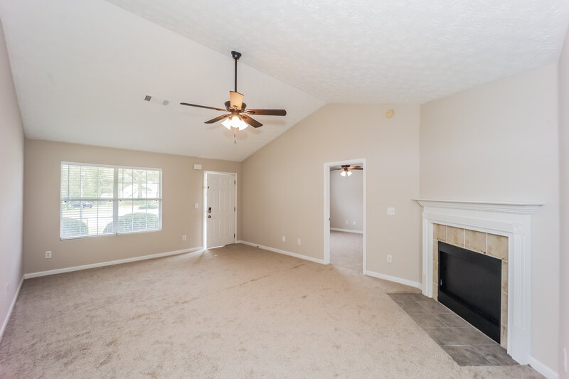 1,825/Mo, 94 Virginia Heights Dr Newnan, GA 30263 Living Room View