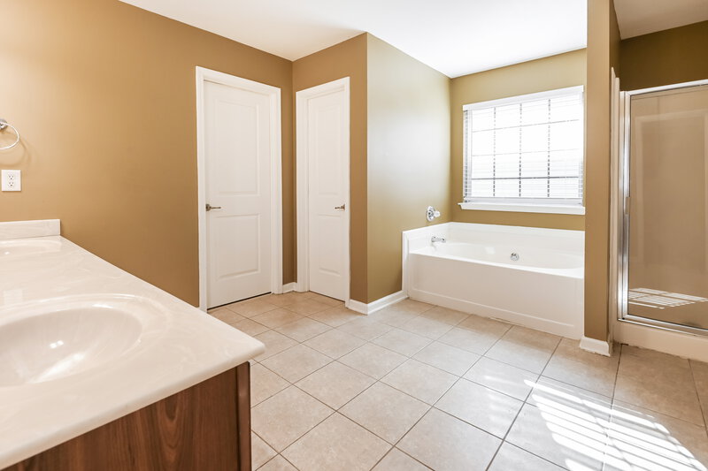 1,895/Mo, 327 Village Chase Woodstock, GA 30188 Main Bathroom View