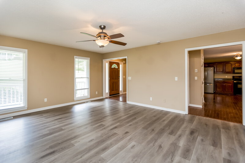 2,150/Mo, 815 Tynsdale Dr Douglasville, GA 30134 Living Room View