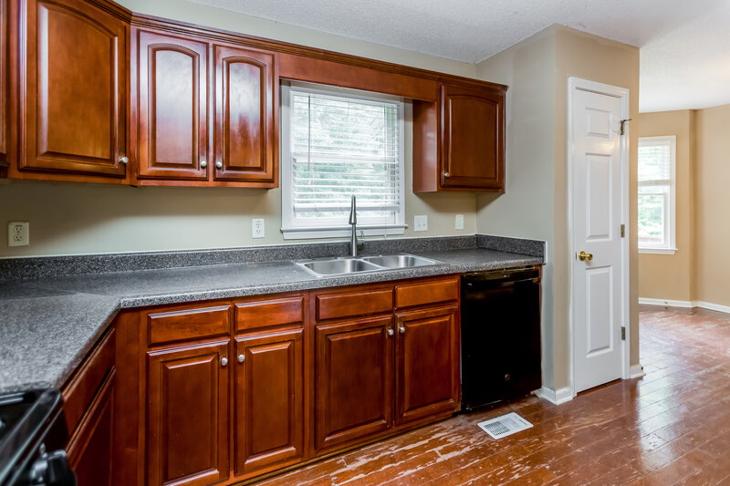2,150/Mo, 815 Tynsdale Dr Douglasville, GA 30134 Kitchen View