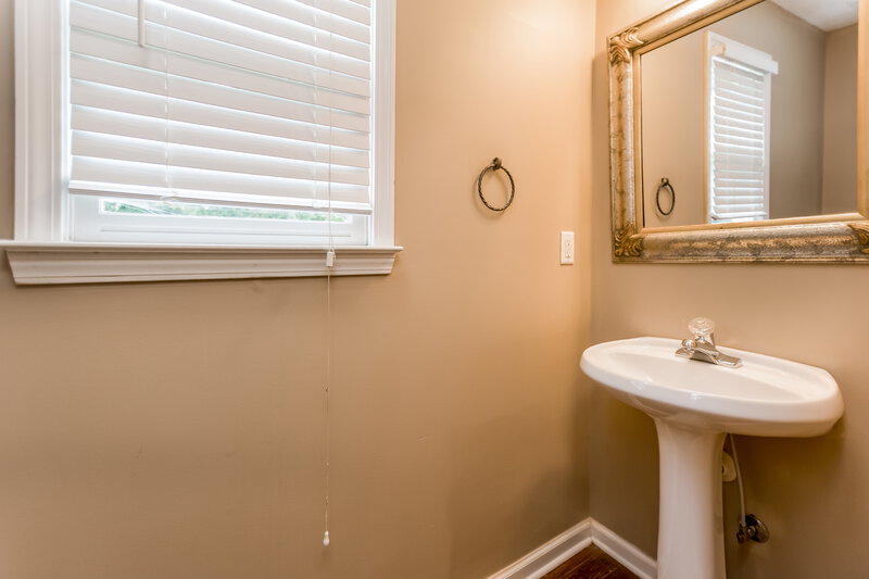 2,150/Mo, 815 Tynsdale Dr Douglasville, GA 30134 Powder Room View