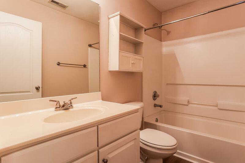 2,020/Mo, 357 Hunterian Pl Newnan, GA 30265 Bathroom View