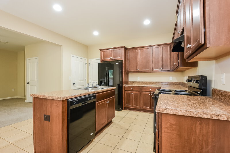 1,905/Mo, 518 Broughton Dr Canton, GA 30114 Kitchen View