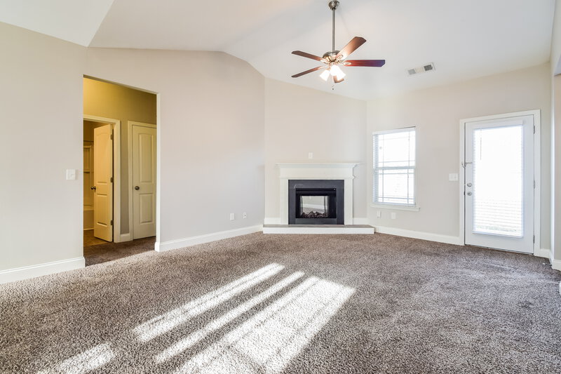 2,065/Mo, 547 Joneus Drive McDonough, GA 30252 Living Room View 2