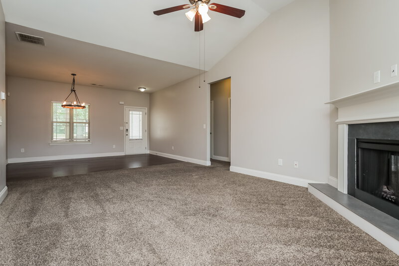 2,040/Mo, 547 Joneus Drive McDonough, GA 30252 Living Room View 2