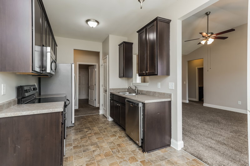 2,040/Mo, 547 Joneus Drive McDonough, GA 30252 Kitchen View