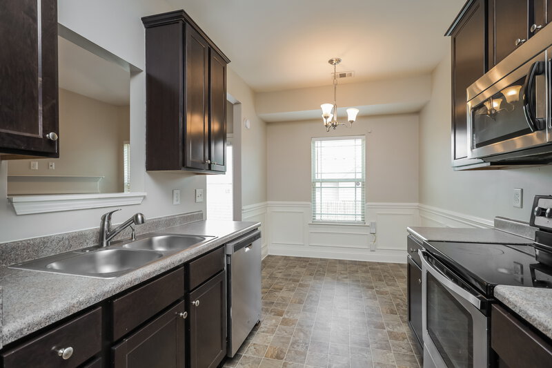 2,040/Mo, 547 Joneus Drive McDonough, GA 30252 Kitchen View 2