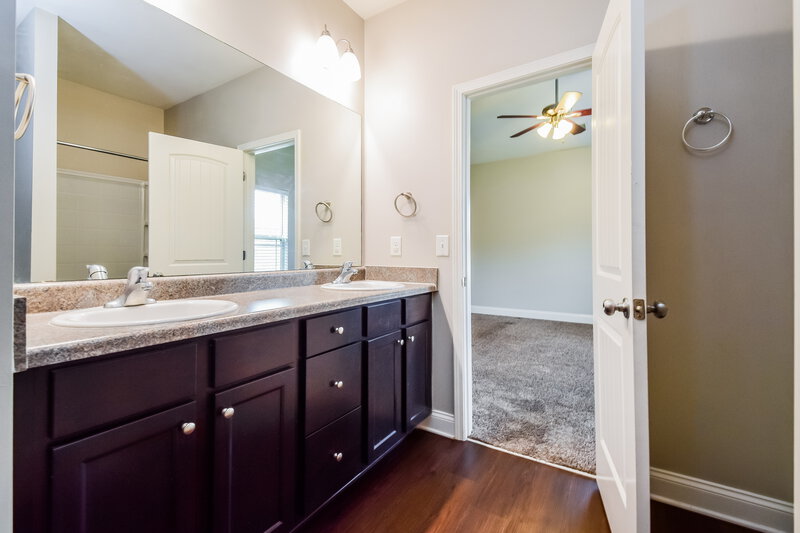 2,065/Mo, 547 Joneus Drive McDonough, GA 30252 Main Bathroom View
