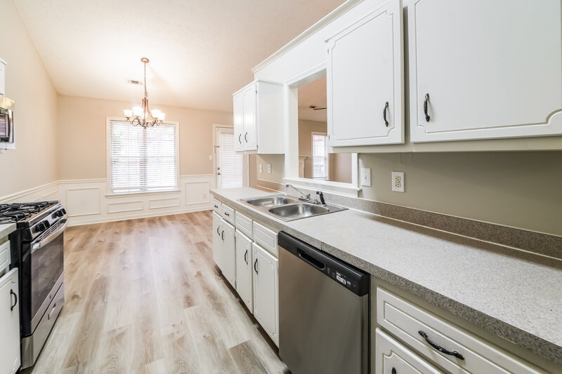 1,950/Mo, 47 Noah Dr Newnan, GA 30265 Kitchen View 2