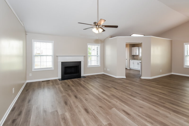2,110/Mo, 6561 Snowbird Ln Douglasville, GA 30134 Living Room View
