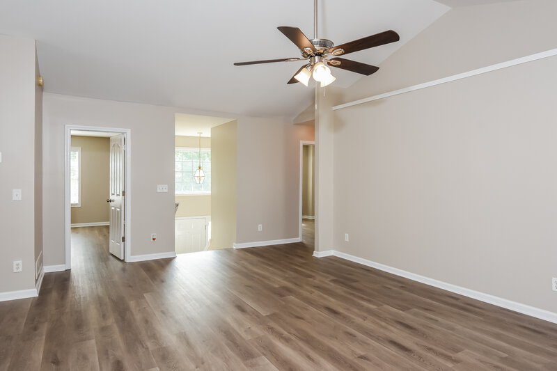 2,110/Mo, 6561 Snowbird Ln Douglasville, GA 30134 Living Room View 2